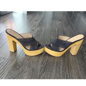 Veronica Beard Black and Tan Platform Shoes